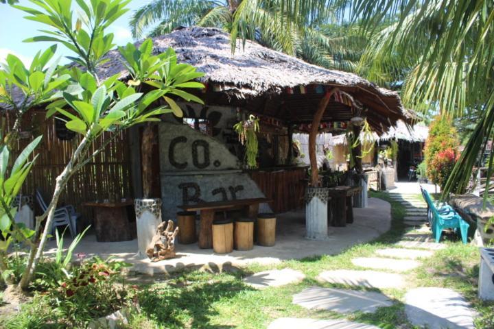 Eco Trekking Lodge, Bar & Jungle Tour'S Bukit Lawang Exterior photo